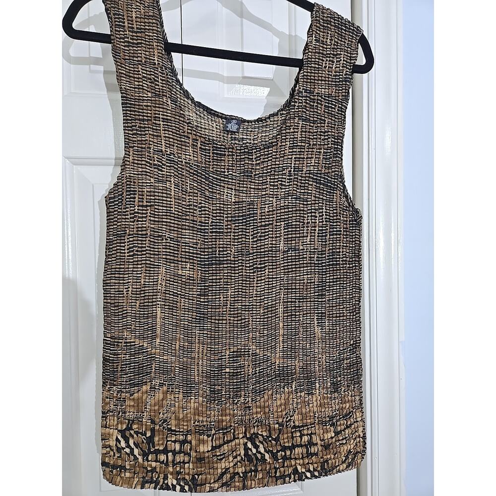 Pleat Pleat Women's Sleeveless Top Size 3X Brown geometric design Stretchy